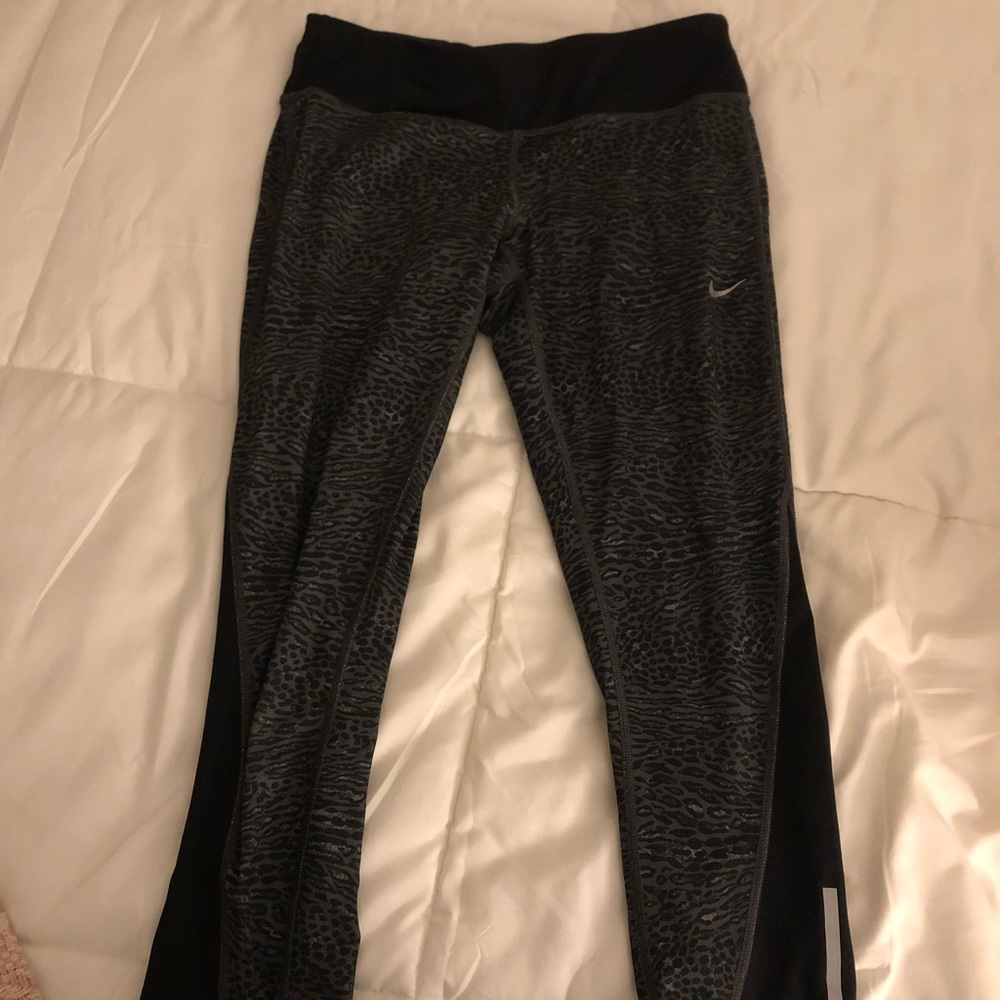 Nike Cropped Leggings